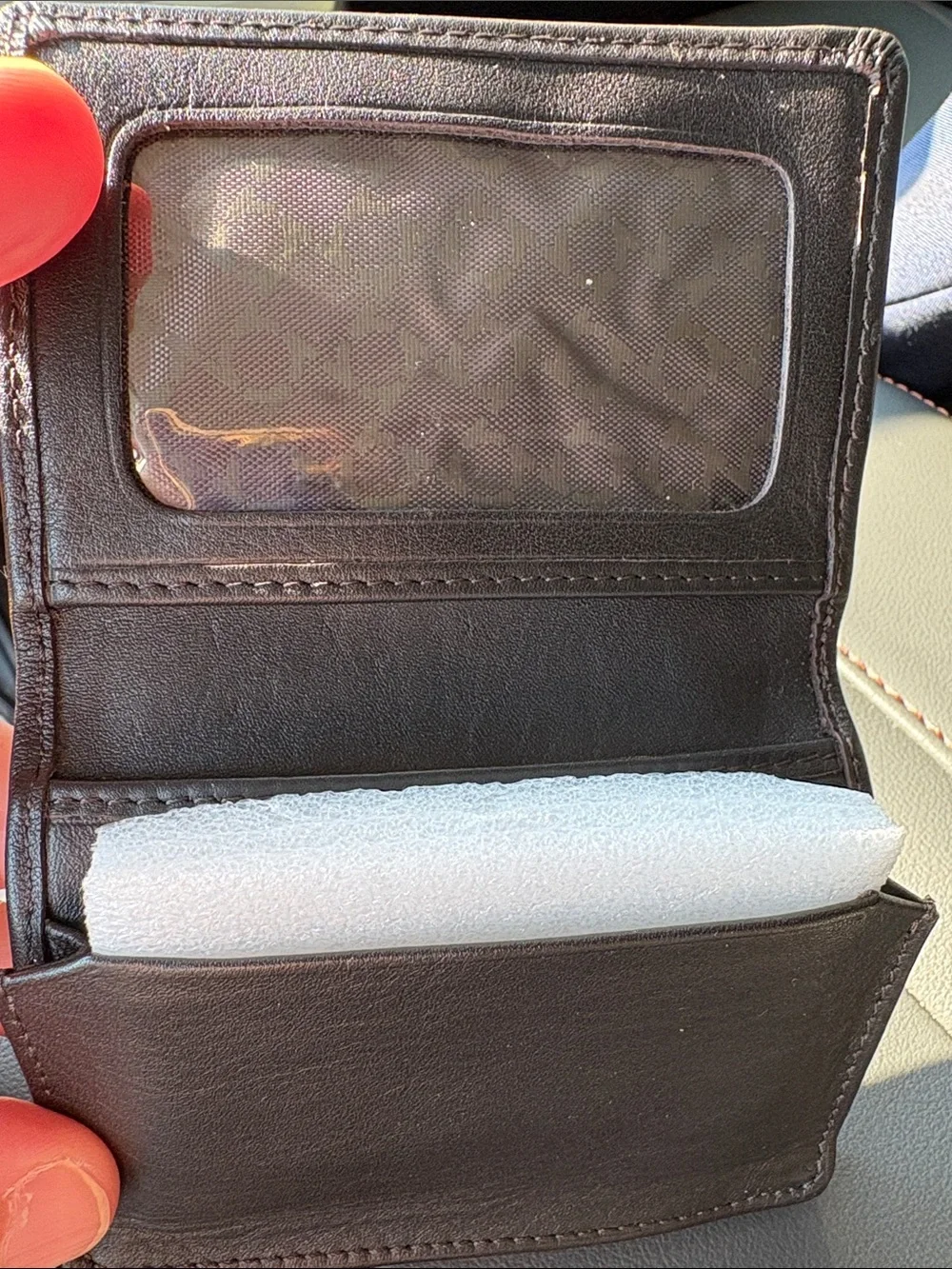 Kenneth Cole Reaction compact leather